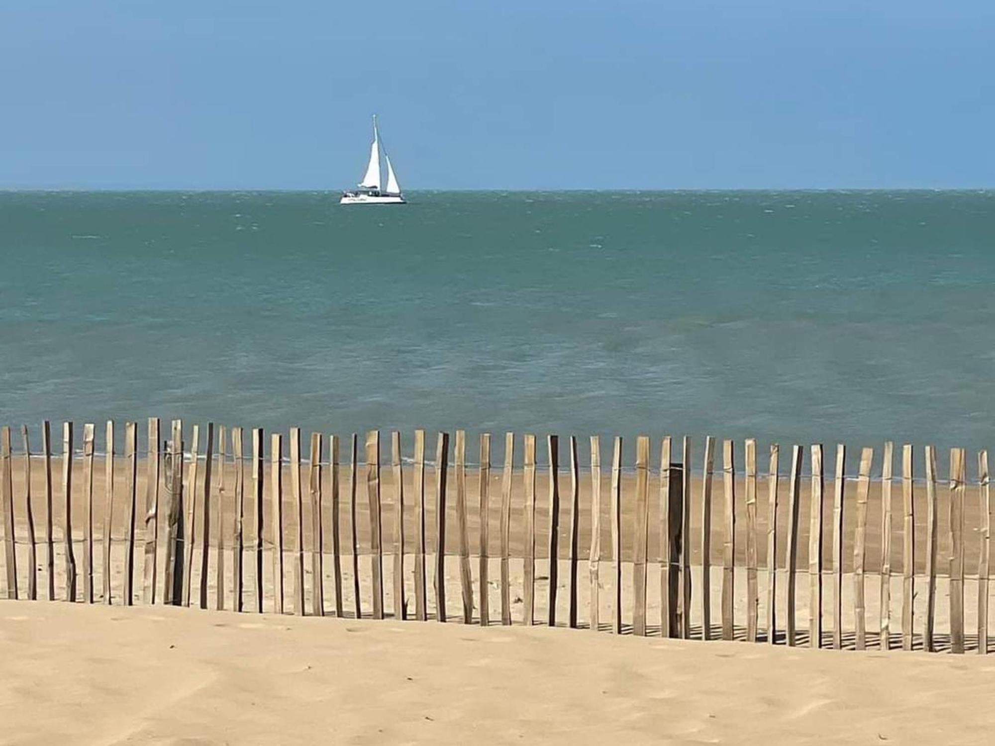 Apartment Loft 4 Pers Centre Chatelaillon-plage, A Deux Pas De La Et Du Casino, Wi-fi Inclus - Fr-1-706-26